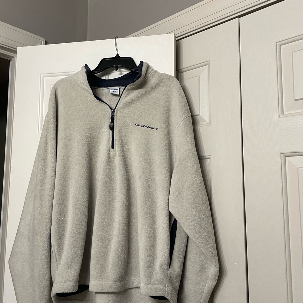 Old Navy pull on men’s fleece shirt in size extra large